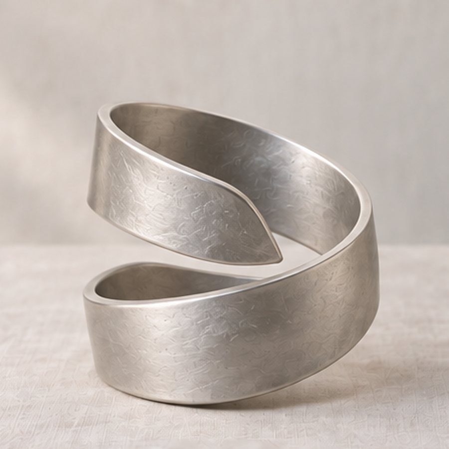 Twist-Ribbon Napkin Cuff
