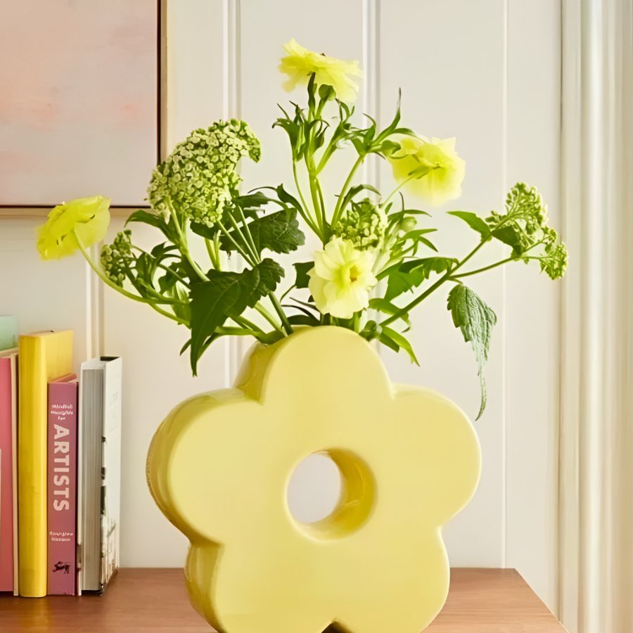 Daisy Ring Vase